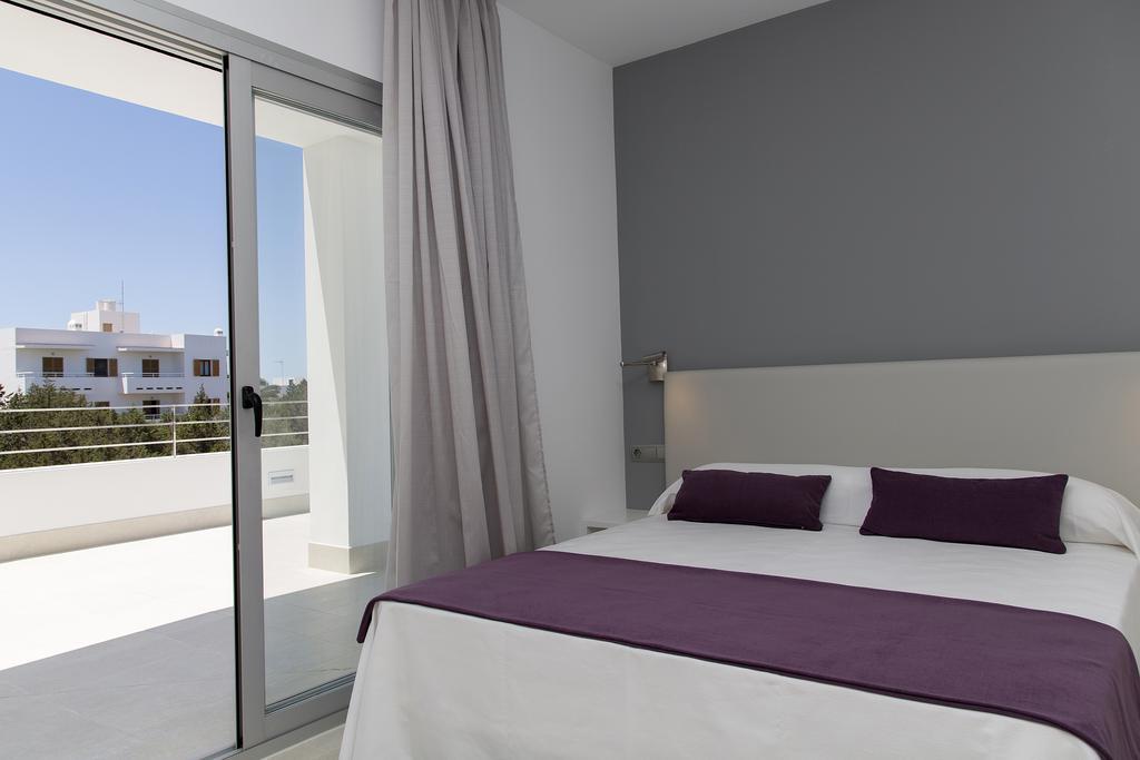 Apartamentos Proa - Emar Hotels Only Adults Es Pujols Room photo