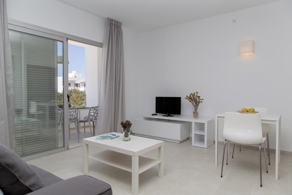 Apartamentos Proa - Emar Hotels Only Adults Es Pujols Exterior photo