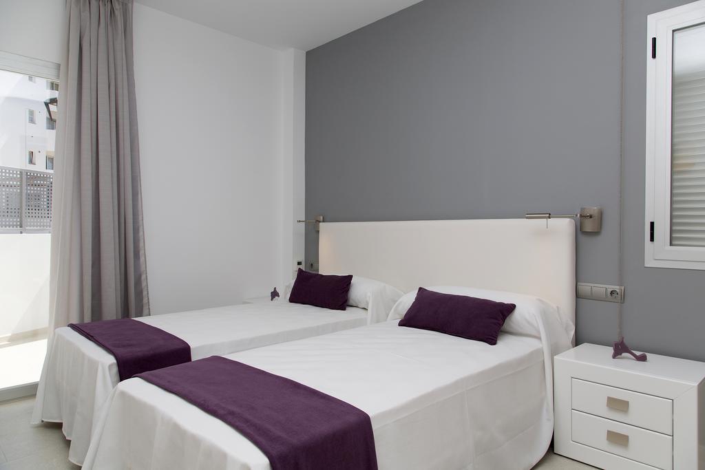 Apartamentos Proa - Emar Hotels Only Adults Es Pujols Exterior photo