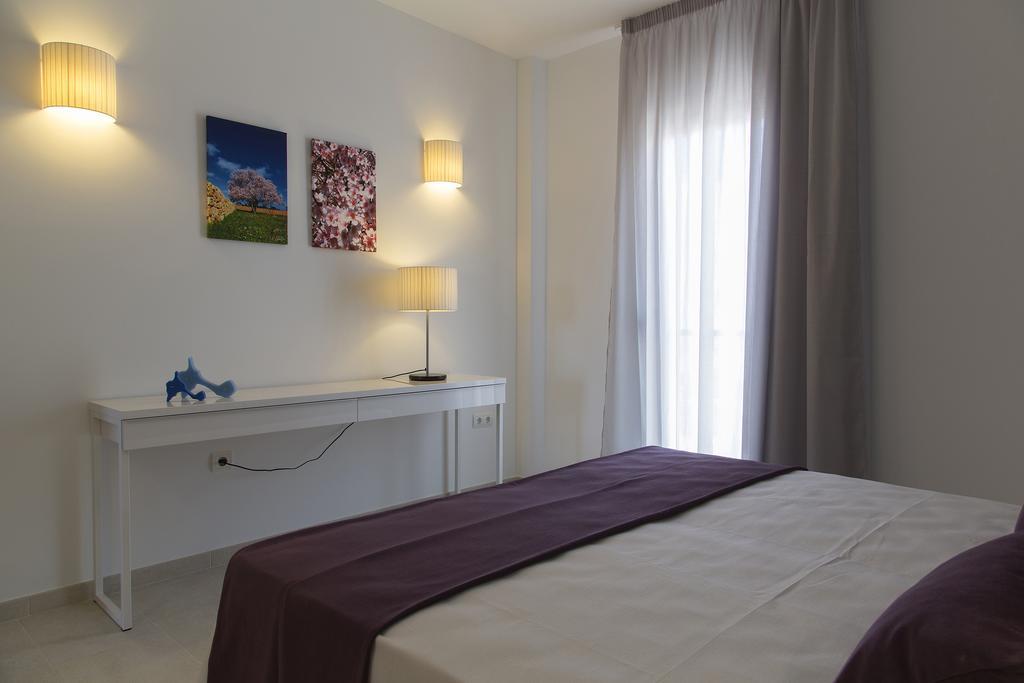 Apartamentos Proa - Emar Hotels Only Adults Es Pujols Room photo